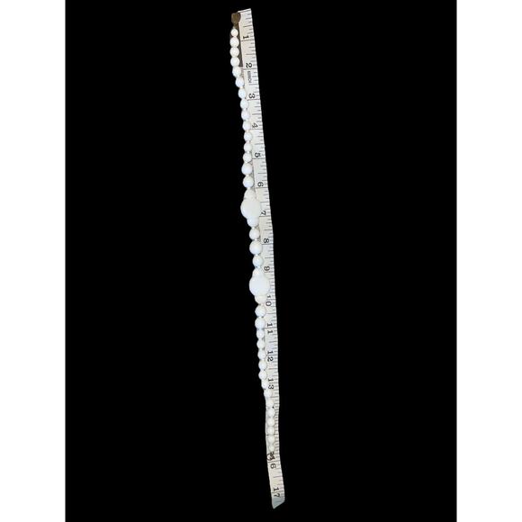 Miriam Haskell 1975-Mid 80’s VTG White Milk Glass Unique Shapes Beaded Necklace - Picture 7 of 10